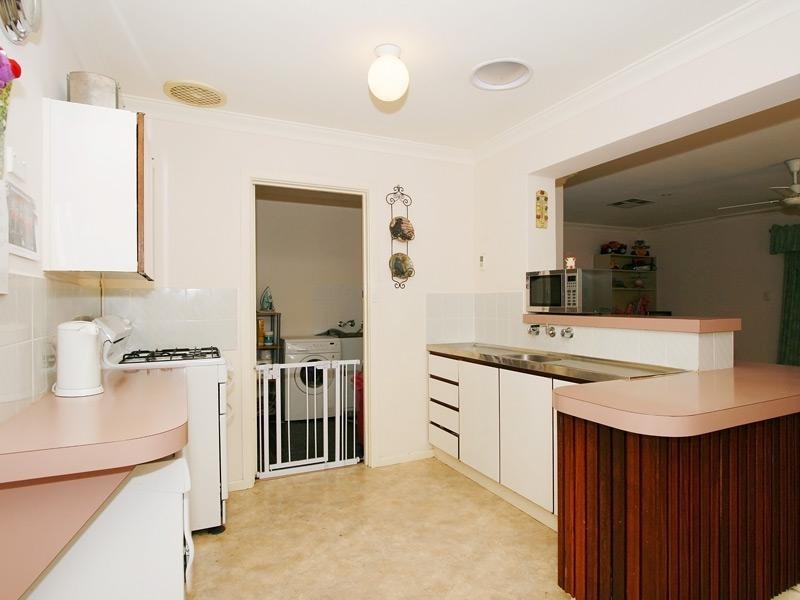 9 Cowan Street, Armadale WA 6112