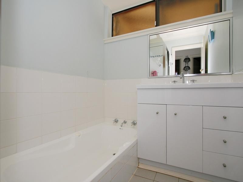 9 Cowan Street, Armadale WA 6112