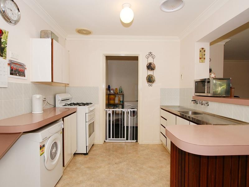 9 Cowan Street, Armadale WA 6112