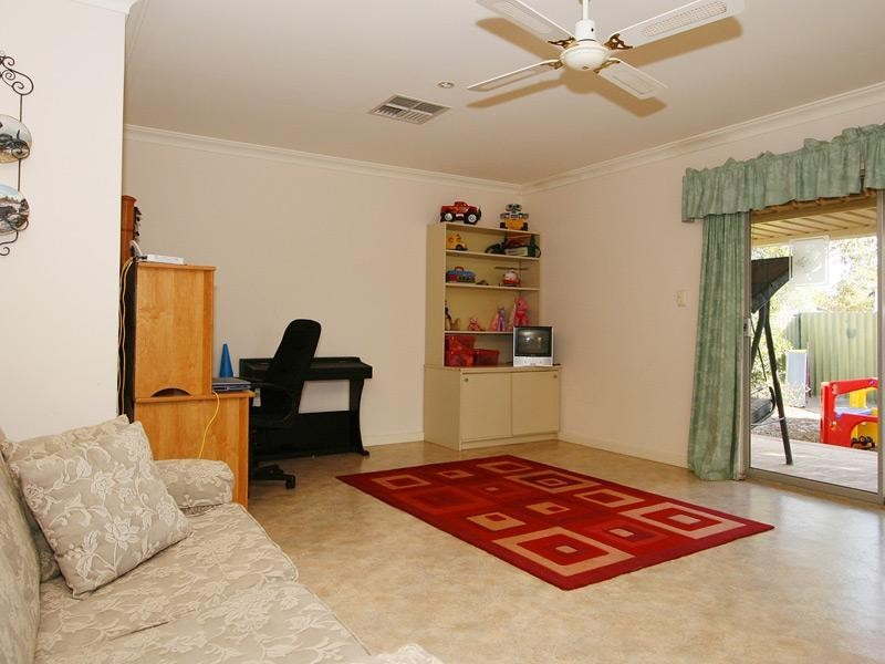 9 Cowan Street, Armadale WA 6112