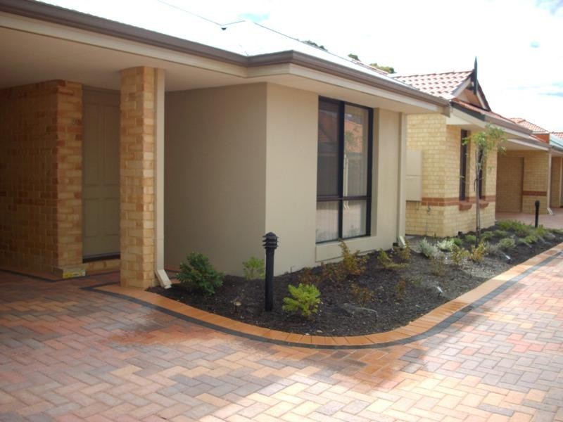 32/31 Lowanna Way, Armadale WA 6112