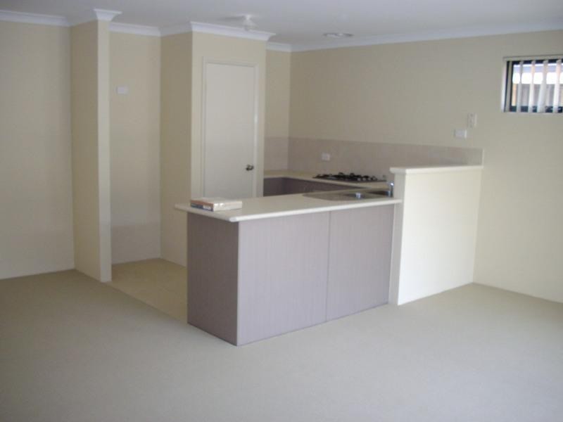 32/31 Lowanna Way, Armadale WA 6112