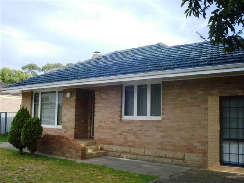 42 Fremantle Road, Gosnells WA 6110