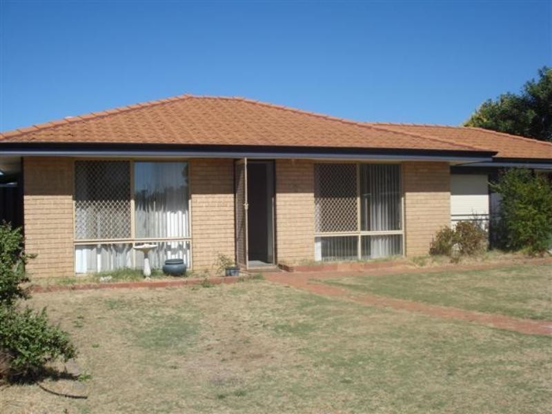 2 Rosella Place, Gosnells WA 6110