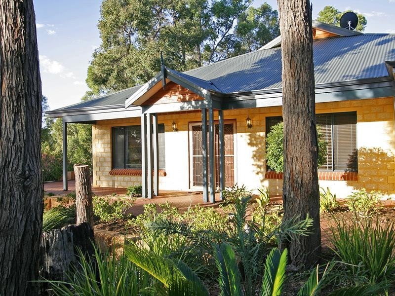 18 Henty Lookout, Roleystone WA 6111