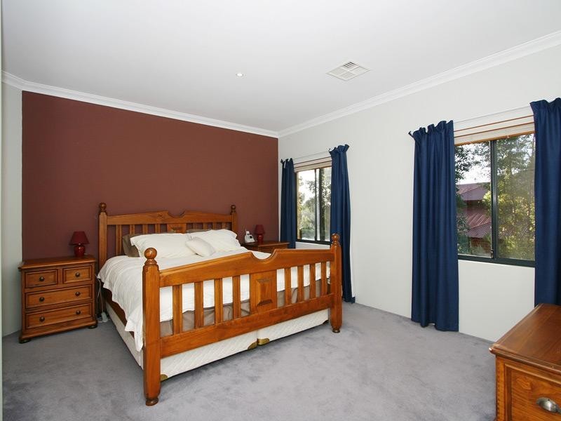 18 Henty Lookout, Roleystone WA 6111