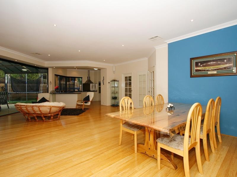 18 Henty Lookout, Roleystone WA 6111