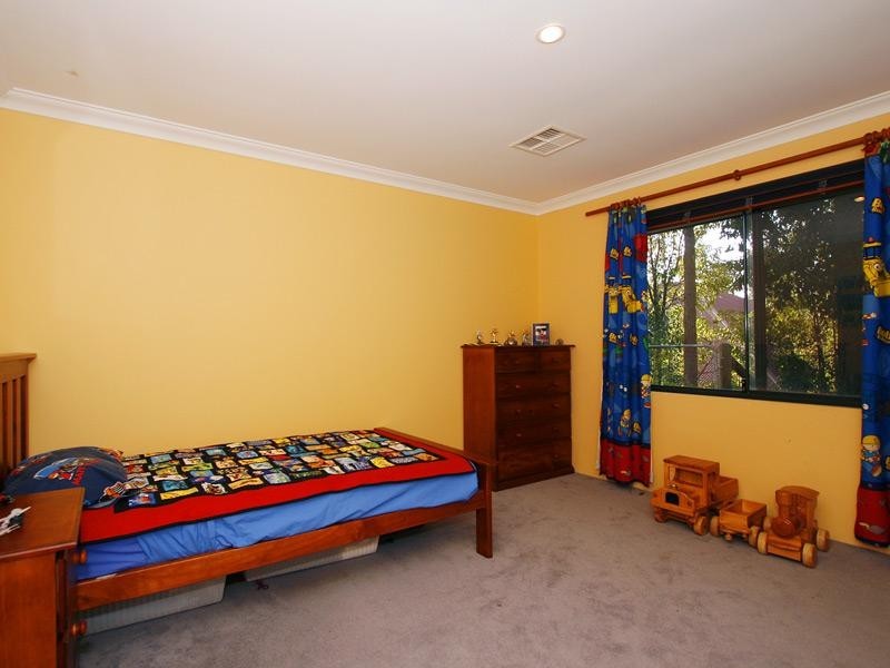 18 Henty Lookout, Roleystone WA 6111