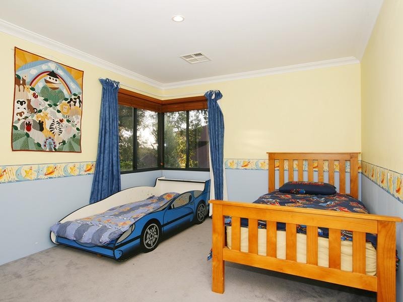 18 Henty Lookout, Roleystone WA 6111