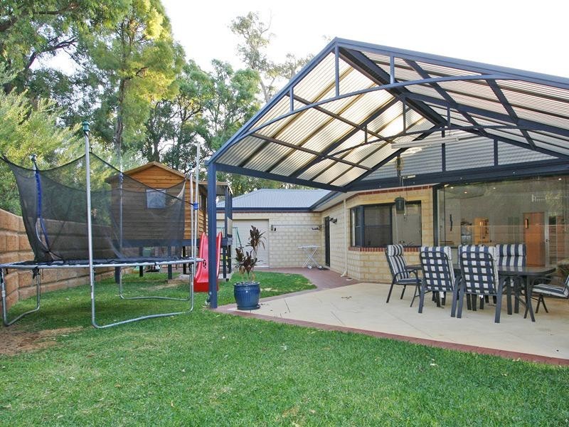 18 Henty Lookout, Roleystone WA 6111