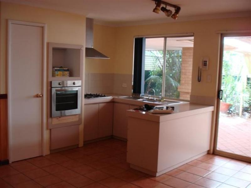 30 Chamberlain Way, Armadale WA 6112