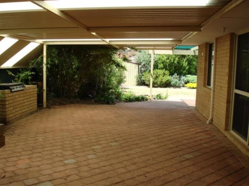 30 Chamberlain Way, Armadale WA 6112