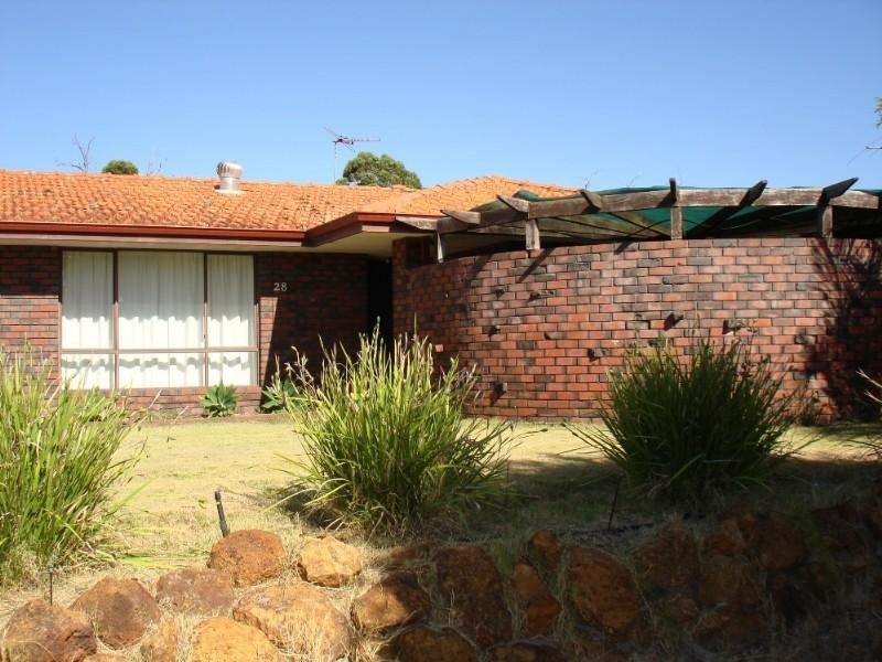 28 Oakover Way, Gosnells WA 6110