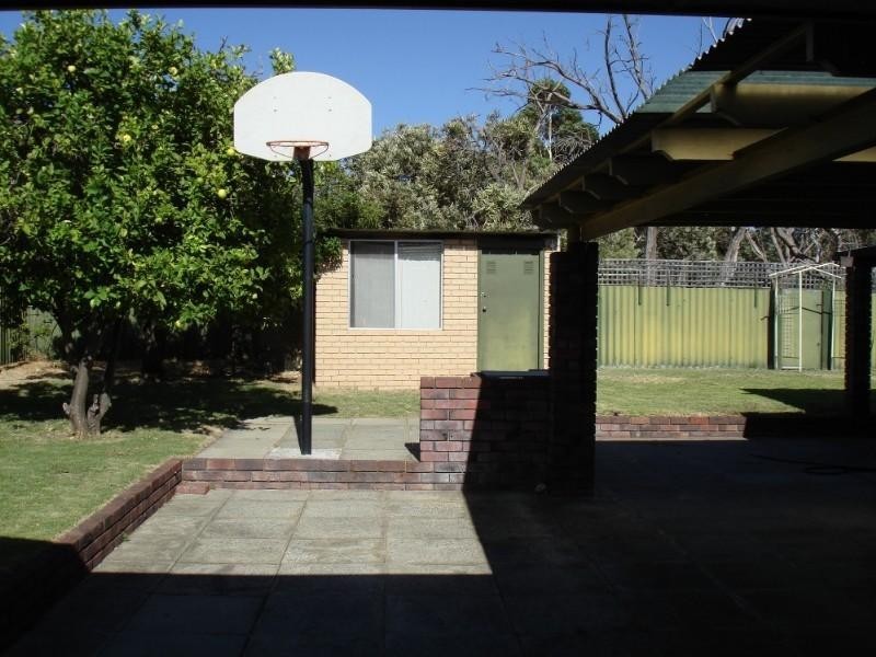 28 Oakover Way, Gosnells WA 6110