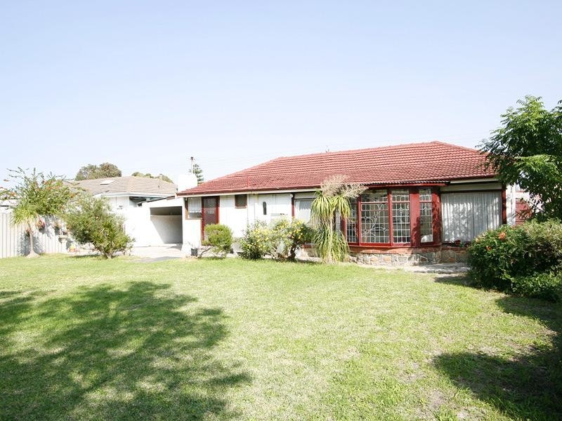 268 Spencer Road, Thornlie WA 6108