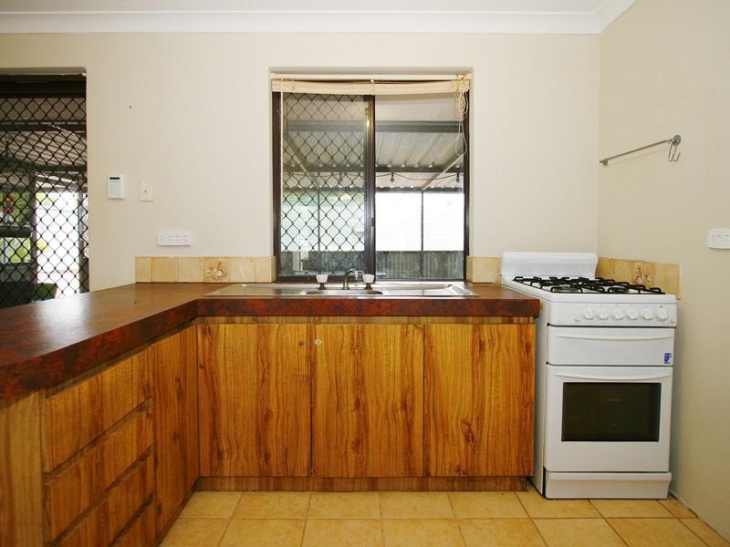 105 Ashburton Drive, Gosnells WA 6110