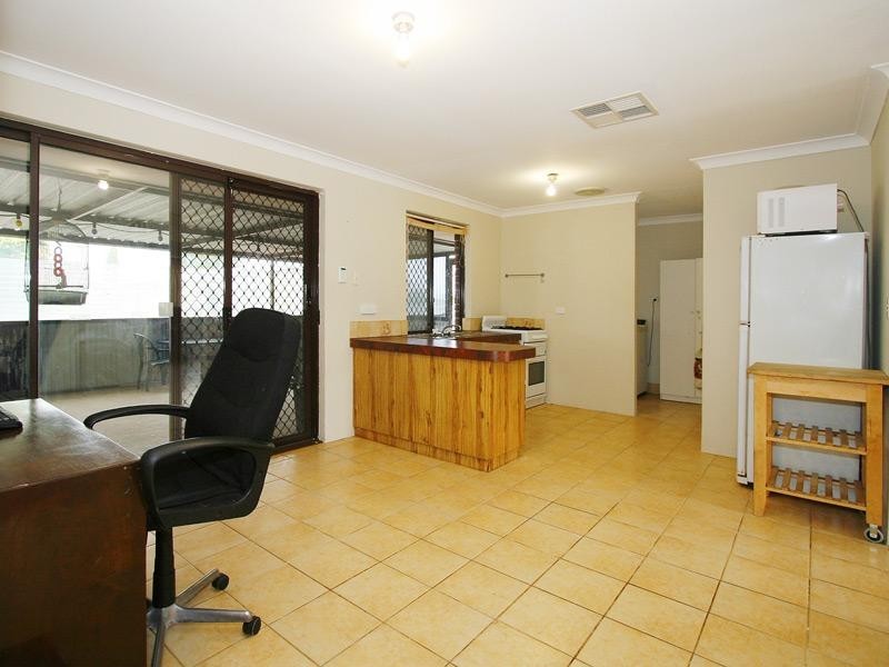 105 Ashburton Drive, Gosnells WA 6110