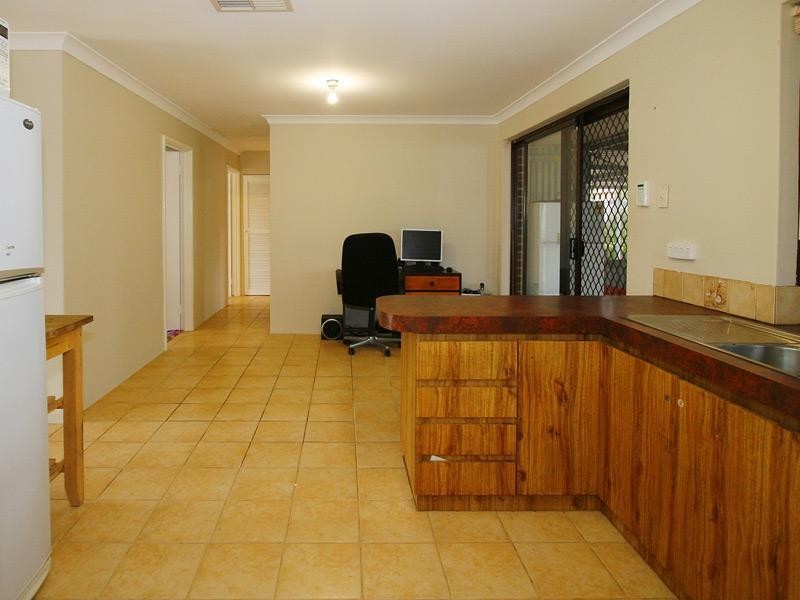 105 Ashburton Drive, Gosnells WA 6110