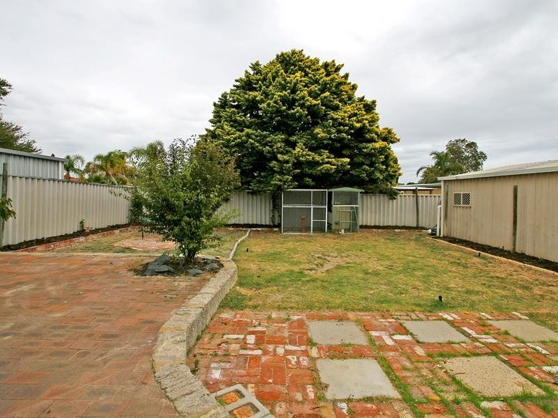 105 Ashburton Drive, Gosnells WA 6110