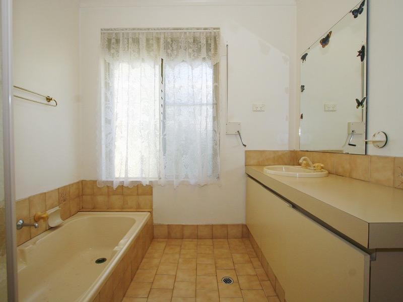 29 Ashburton Drive, Gosnells WA 6110