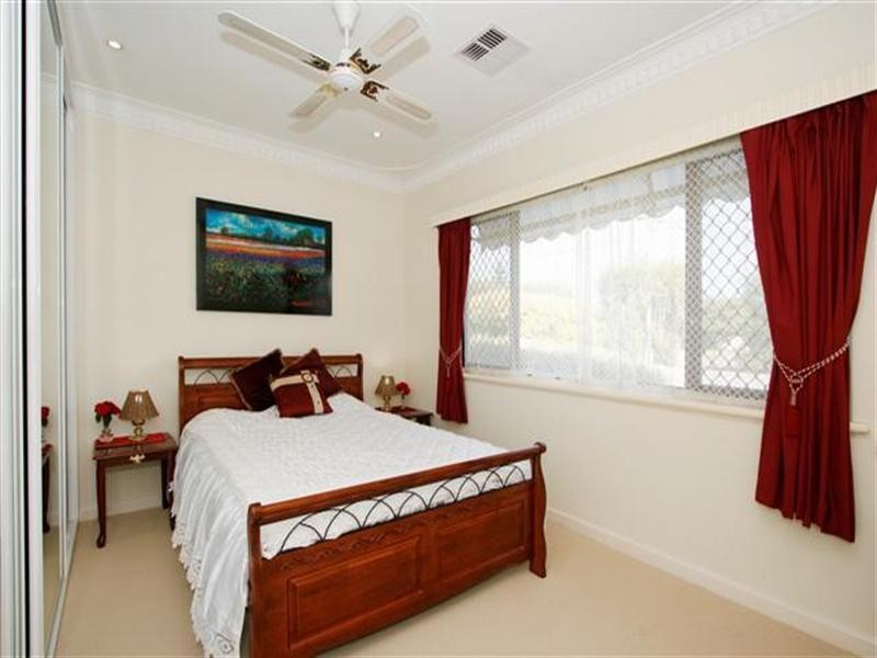 268 Spencer Road, Thornlie WA 6108