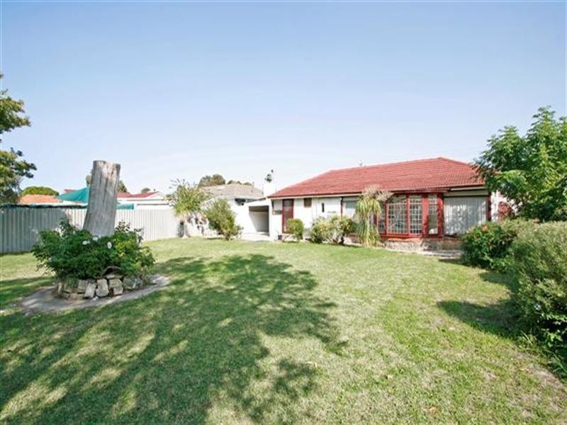 268 Spencer Road, Thornlie WA 6108