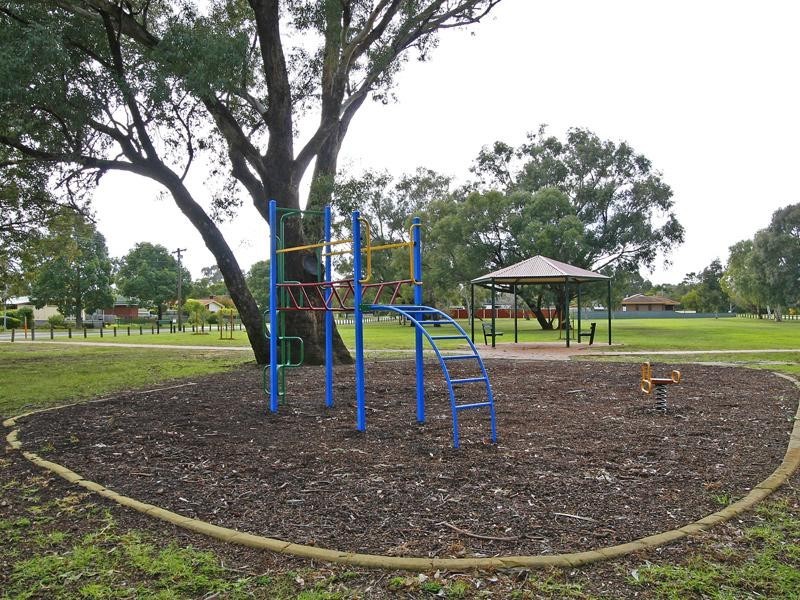 7 Oscar Street, Armadale WA 6112