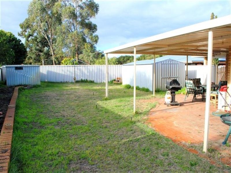 14 Fysh Place, Huntingdale WA 6110