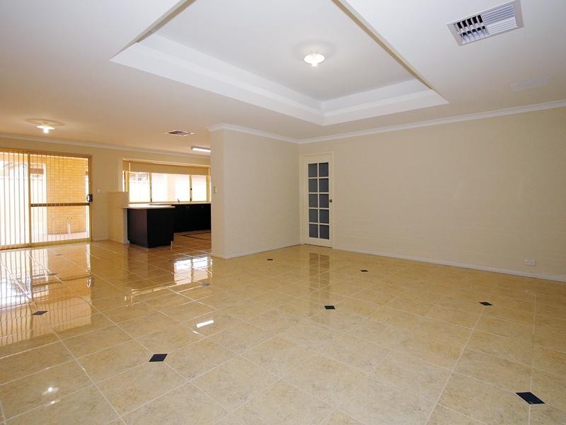 113 Aurora Drive, Atwell WA 6164