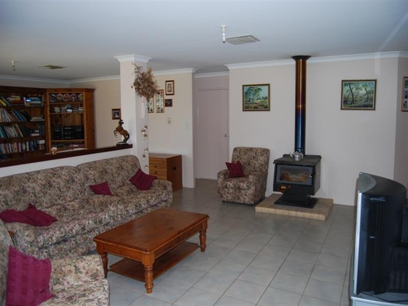 24 Gertrude Avenue, Champion Lakes WA 6111