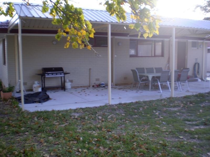 18 Drayton Court, Kelmscott WA 6111