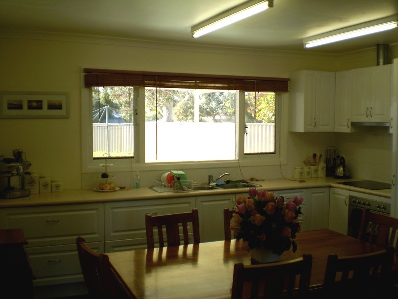 18 Drayton Court, Kelmscott WA 6111