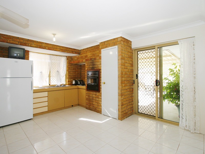 13 Wedgetail Court, Brookdale WA 6112