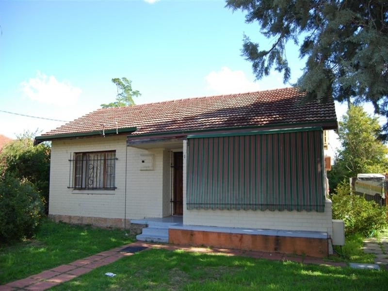 1 Railway Avenue, Kelmscott WA 6111