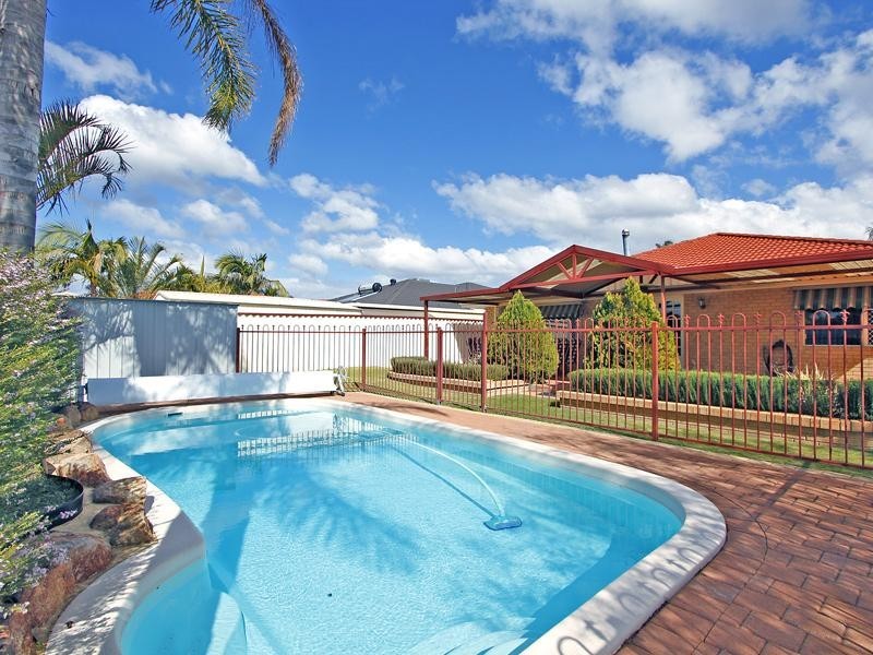 19 Tarragon Place, Thornlie WA 6108