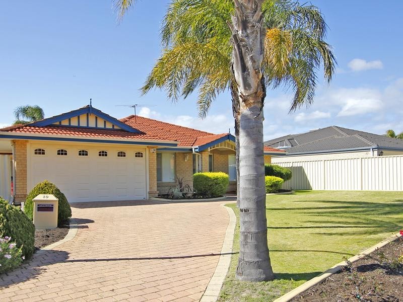 19 Tarragon Place, Thornlie WA 6108