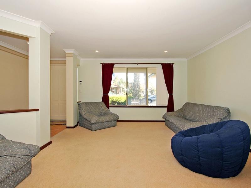 19 Tarragon Place, Thornlie WA 6108