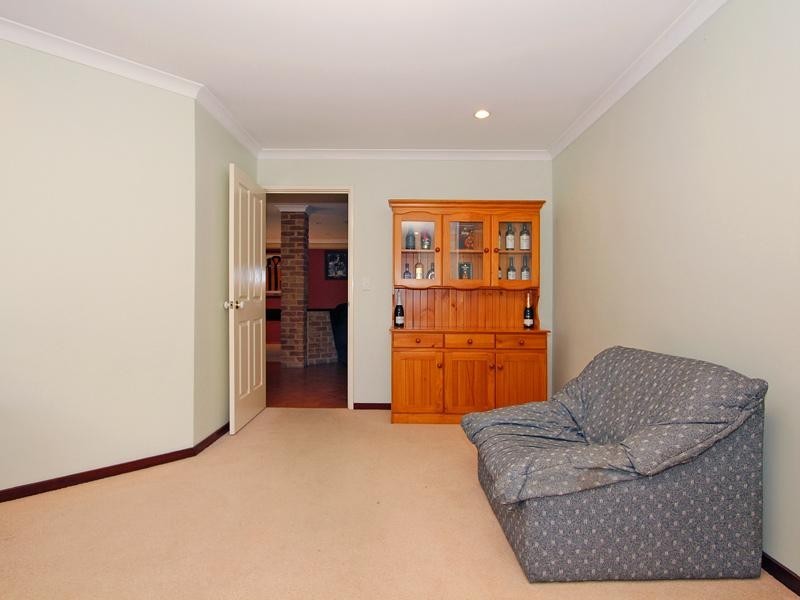 19 Tarragon Place, Thornlie WA 6108