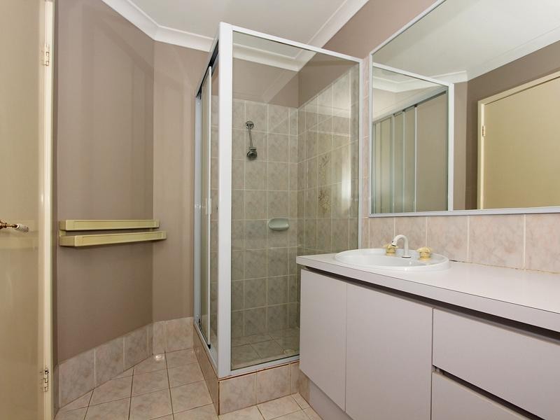 19 Tarragon Place, Thornlie WA 6108