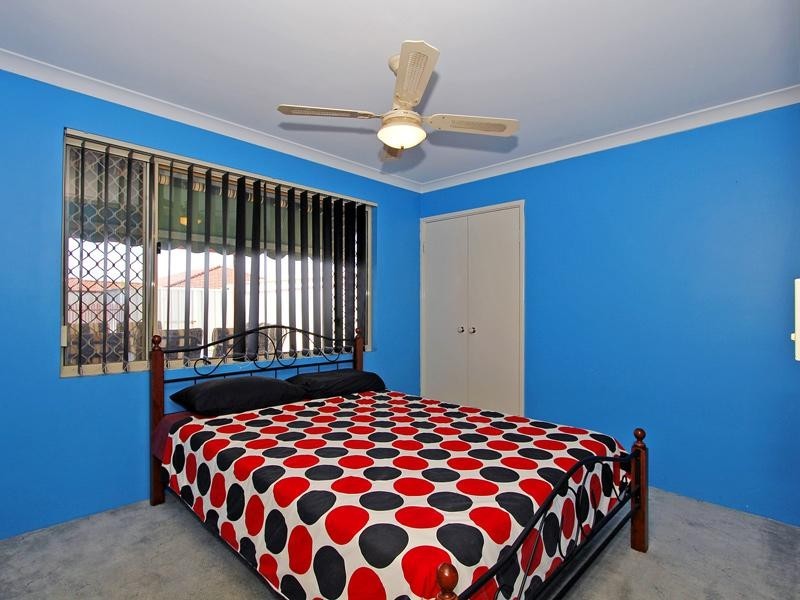 19 Tarragon Place, Thornlie WA 6108