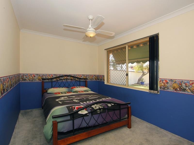 19 Tarragon Place, Thornlie WA 6108