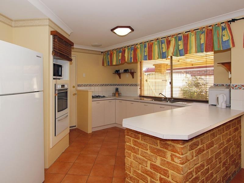 19 Tarragon Place, Thornlie WA 6108