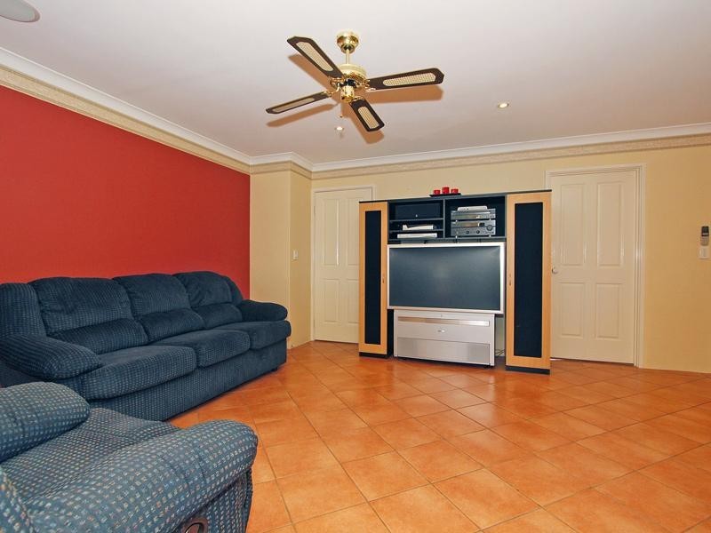 19 Tarragon Place, Thornlie WA 6108