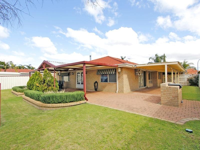 19 Tarragon Place, Thornlie WA 6108