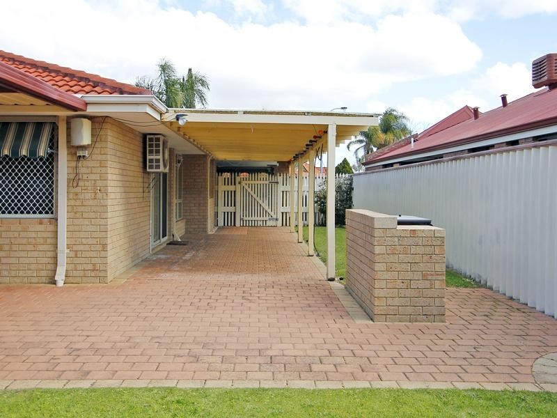 19 Tarragon Place, Thornlie WA 6108