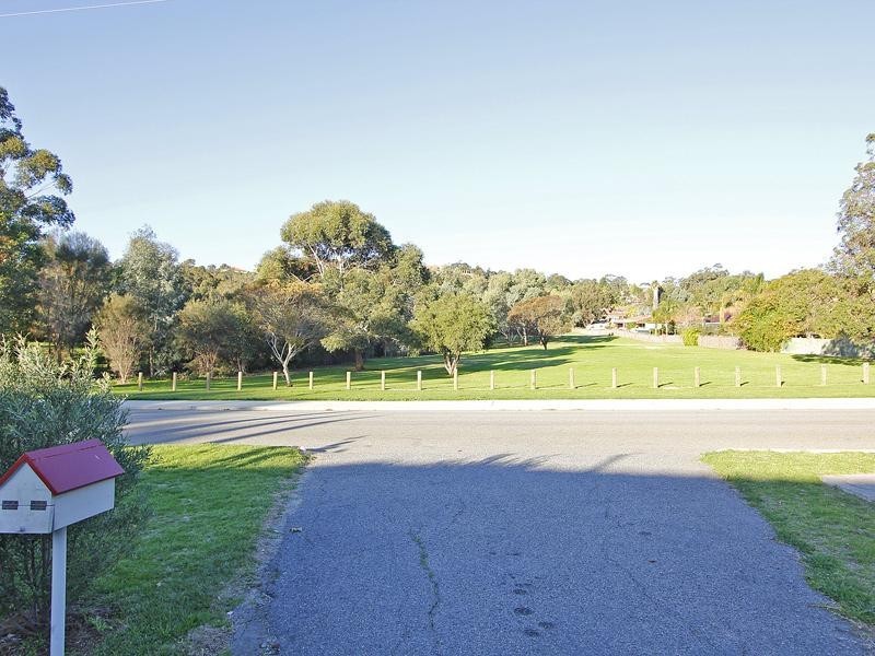 86 Derry Avenue, Mount Nasura WA 6112