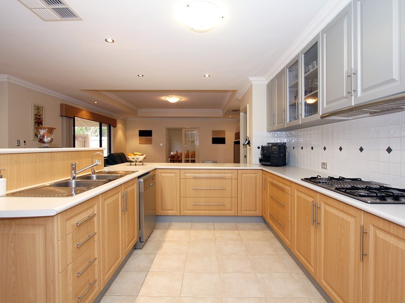 13 Sittella Gardens, East Cannington WA 6107