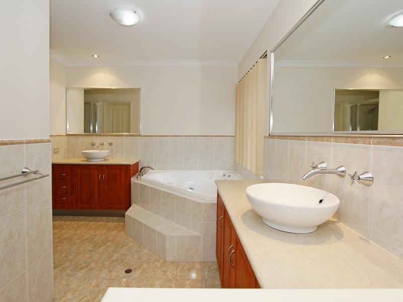 13 Sittella Gardens, East Cannington WA 6107