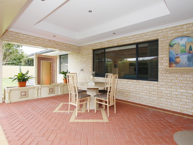 13 Sittella Gardens, East Cannington WA 6107