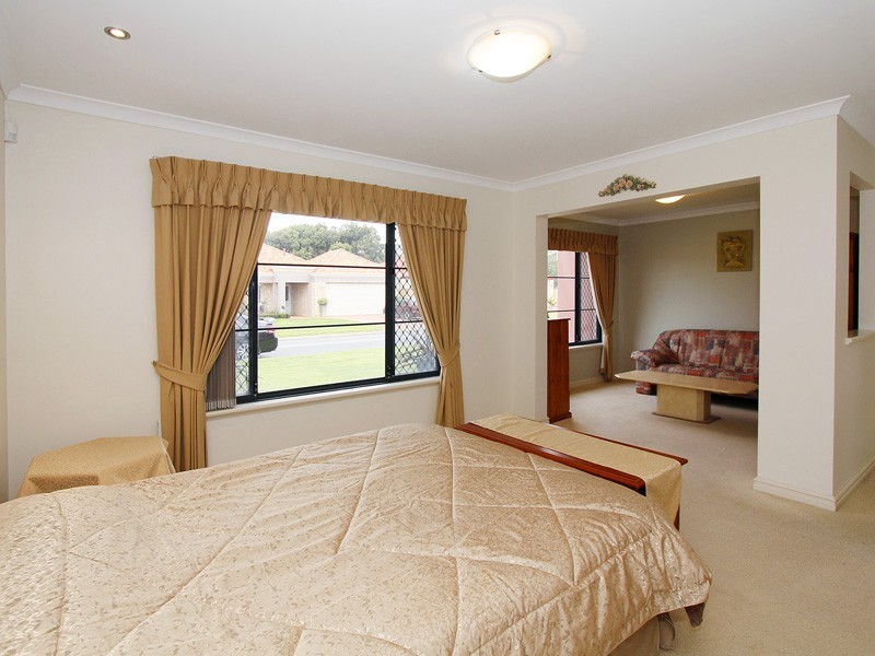 13 Sittella Gardens, East Cannington WA 6107